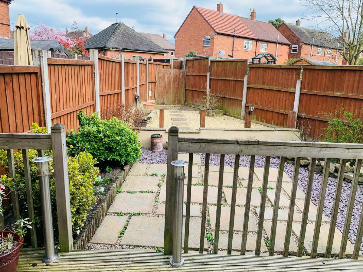 Housefield 1 Apartment Bucknall  ภายนอก รูปภาพ