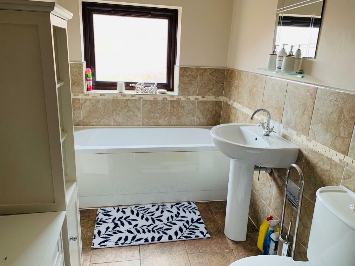 Housefield 1 Apartment Bucknall  ภายนอก รูปภาพ